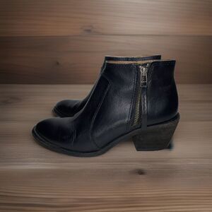 Madewell Janice Boots black suede leather shoes side zip ankle Sz 7.5 M